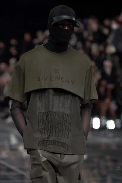 Look 28